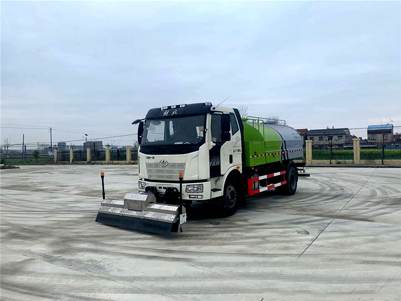 解放J6路面清洗車(chē)